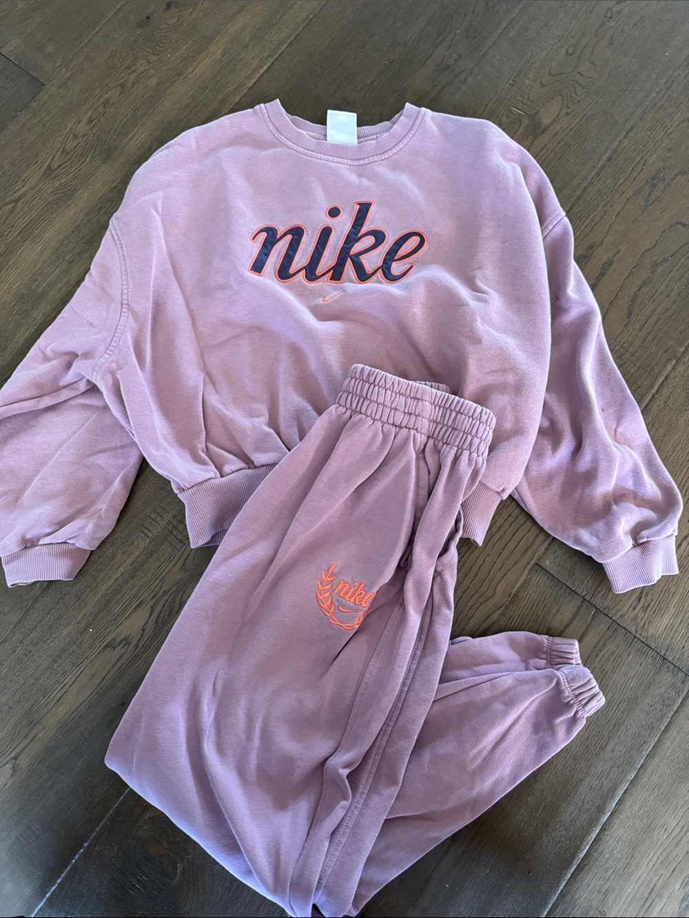 Nike Girls' Sportswear Club Fleece Crewneck Sweatshirt & sweatpants